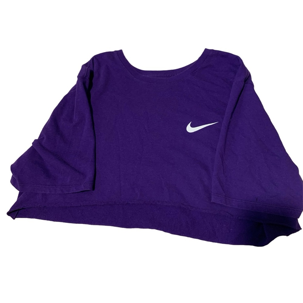 Large Nike cropped t shirt